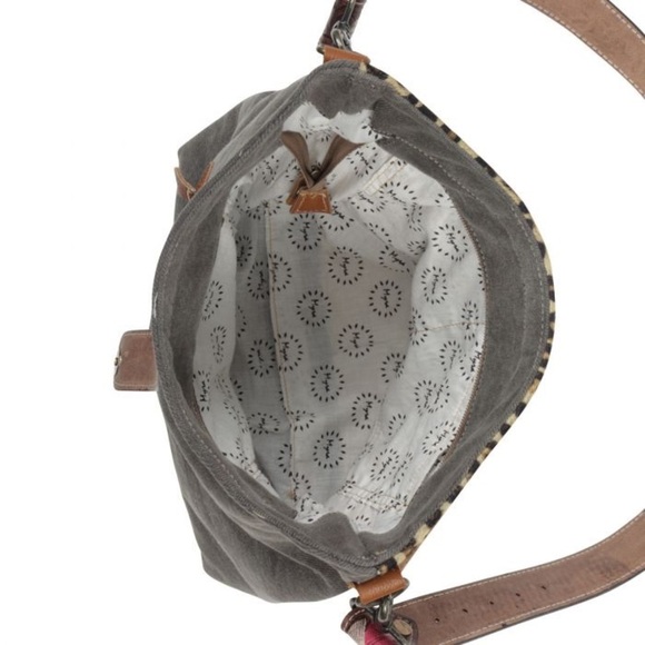 👜 Myra Bag Hand-Tooled Leather & Cowhide Crossbody – Boho Leopard Canvas Rug Bag - Picture 6 of 12